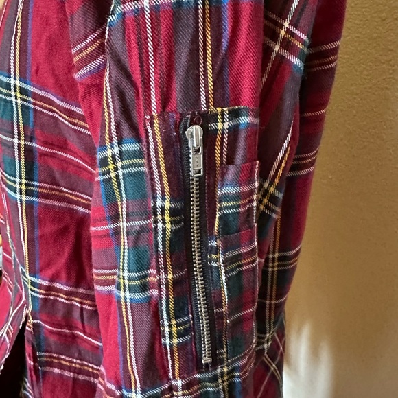 Sanctuary lined plaid zip up jacket. Size small - Picture 4 of 9